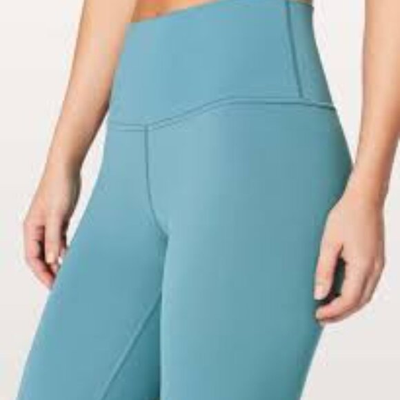 Almost New Lululemon Wunder Under Hi Rise 7/8 Legging - Picture 4 of 4